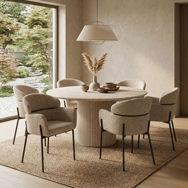 Welke stoelen passen bij een ronde of ovale eettafel